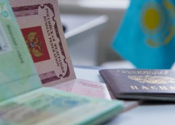 Қазақстан шетелдіктердің елде визасыз болу режимін уақытша тоқтатты