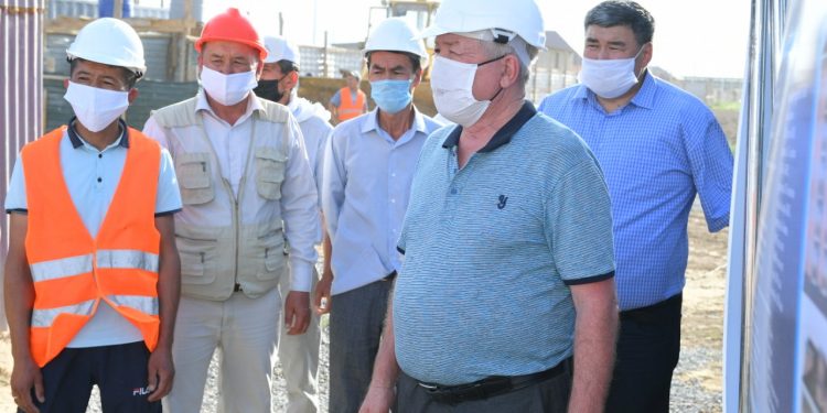 ӨМІРЗАҚ ШӨКЕЕВ АРЫСТАҒЫ ЖАҢА ҚҰРЫЛЫС АЛАҢДАРЫНДА БОЛДЫ