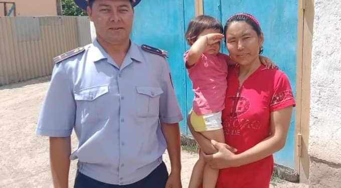АРЫС ҚАЛАСЫНЫҢ ПОЛИЦЕЙІ БАЗАРДАН 2 ЖАСАР ҚЫЗДЫ ТАУЫП, АНАСЫНА ҚАЙТАРДЫ