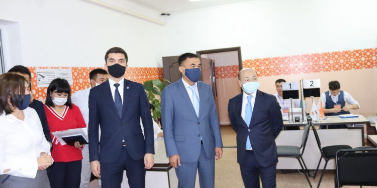 ТҮРКІСТАН ОБЛЫСЫНДА АЗАМАТТАРҒА АРНАЛҒАН «ХАЛЫҚТЫҚ КЕҢСЕ» ЖҰМЫС ЖАСАП ТҰР