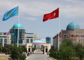 ТАҚЫР ЖЕРДЕН БОЙ КӨТЕРГЕН УНИВЕРСИТЕТ ХАЛЫҚАРАЛЫҚ ОҚУ ОРНЫНА АЙНАЛДЫ