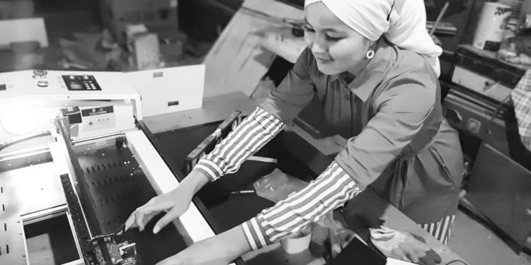 ТҮРКІСТАНДА КӘСІПКЕР ӘЙЕЛ 6 АДАМДЫ ЖҰМЫСПЕН ҚАМТЫП ОТЫР