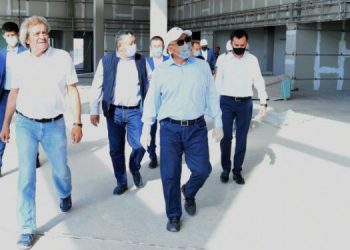 ӨМІРЗАҚ ШӨКЕЕВ ТҮРКІСТАН ӘУЕЖАЙЫНЫҢ ҚҰРЫЛЫС АЛАҢЫНДА БОЛДЫ