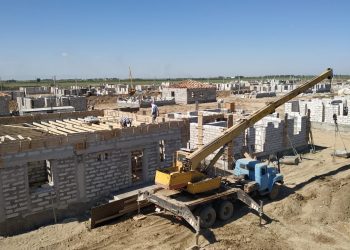 МАҚТААРАЛДА АЛҒАШҚЫ ЕКІ ҮЙДІҢ ҚҰРЫЛЫСЫ АЯҚТАЛУДА