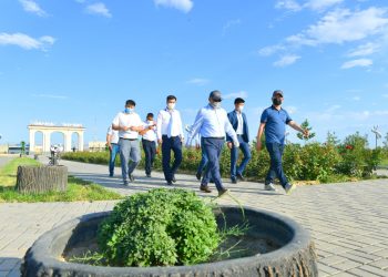 Өмірзақ Шөкеев түркістандағы құрылыс алаңдарын аралады