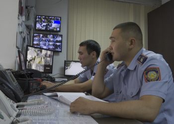 Өз-өзін тонаған азамат полициядан көмек сұрады