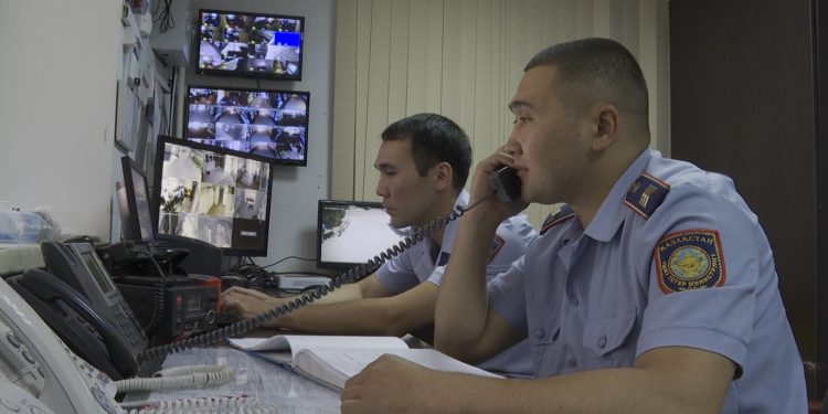 Өз-өзін тонаған азамат полициядан көмек сұрады