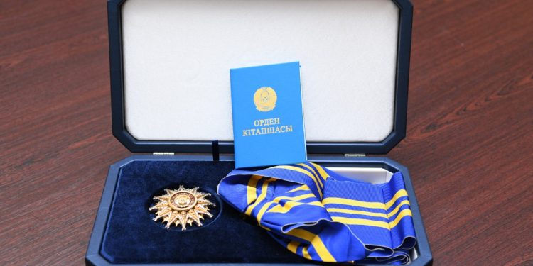 Індетпен күресте көз жұмған Шымкенттік 9 дәрігер орденмен марапатталды