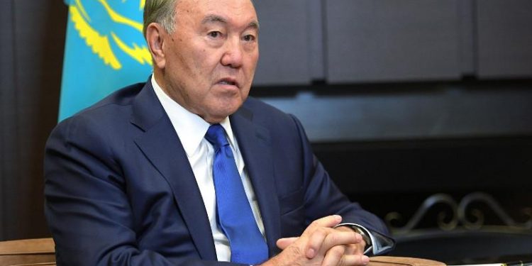 Елбасы коронавирус індетінен қаза болғандардың туыстары мен жақындарына көңіл айтты