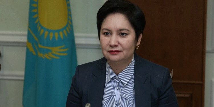 «Гүлшара Әбдіхалықова, сіз ханның қызысыз ба?» Қызылорда облысының әкіміне жергілікті тұрғын неге ашуланды? (видео)