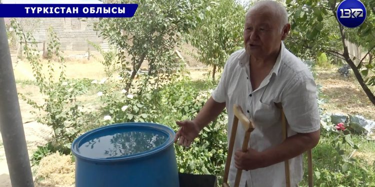 «Мал ішпейтін суды ішіп отырмыз». Ауыз судың азабын тартқан жұрт Өмірзақ Шөкеевтен көмек сұрады