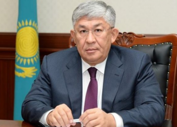 Тоқаевтың жолдауында ұйықтап қалған шенеунік шын мәнінде кім?