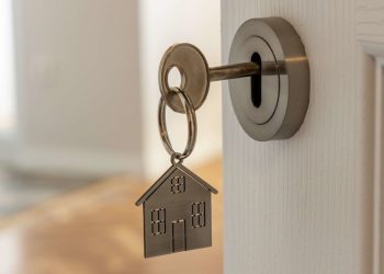Тұрғындар 10 күн ішінде пәтерлерін босатпаса жауапқа тартылады