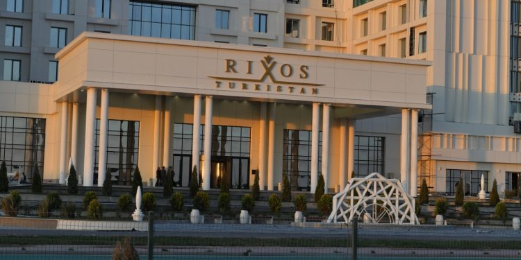 Елбасы «Rixos Turkistan» қонақ үйіне барды