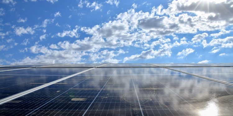 Шымкент әкімі күн электр станциясының құрылысы барысымен танысты