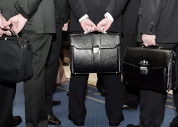 Президенттің үкімімен 15 шенеунік лауазымымен қош айтысады