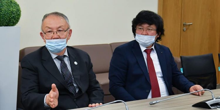 Зиялы қауым өкілдері өзекті мәселелерді талқылады