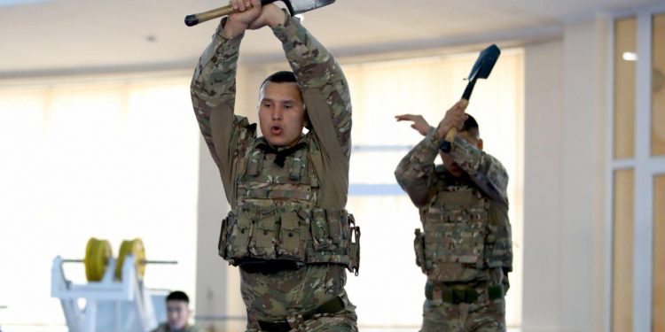 Қазақстандық әскери қызметшілер армиялық қоян-қолтық ұрыста шеберліктерін шыңдауда