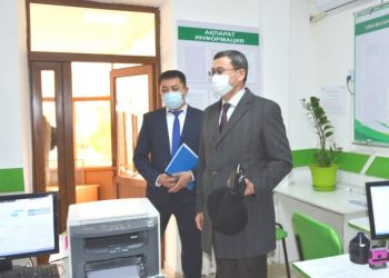 Соттар әкімшісінің басшысы аудандық соттарды аралады