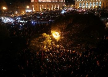 Арменияда бүлік басталды: Назарылар үкіметті құлатып, парламентті басып алды 