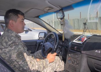 Шымкенттік әскерилер жол апатын алдын алудың ерекше тәсілін ұсынды