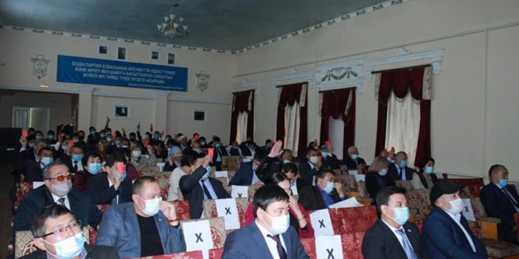 «Nur otan» партиясының конференцияларында болашақ депутаттар іріктелді