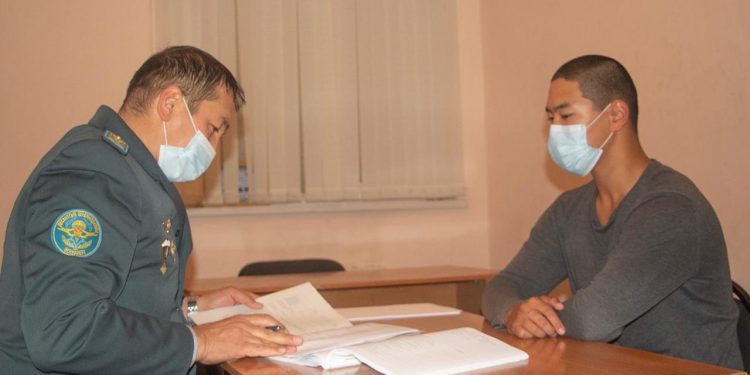 Шымкенттен 50 әскерге шақырылушы Алматыға қызмет етуге аттанды