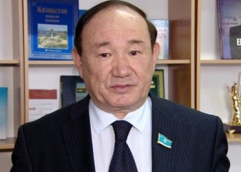 Депутат Бектаев әр балаға 18 жасқа дейін қаржы бөлуді ұсынды