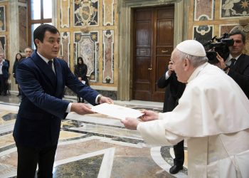 Қазақстан Елшісі Рим Папасына сенім грамоталарын тапсырды