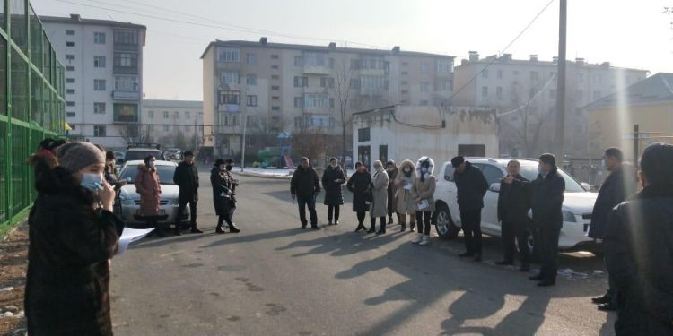 Шымкент : «Есіктен есікке» акциясы аясында тұрғындар мәселесі тыңдалды