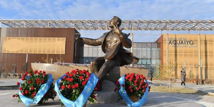 Түркістанда Шәмші Қалдаяқовтың ескерткіші ашылды