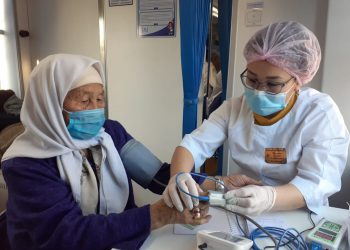 Кентауда жылжымалы емхана көмегімен 1000-ға жуық тұрғын медициналық тексеруден өтті