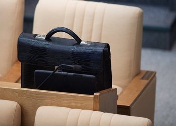 Лауазымды тұлғалар бір қызметте 8 жылдан артық атқара алмайды