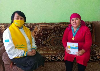 Созақ ауданында көпбалалы ана «Nur Otan» партиясына сәттілік тіледі