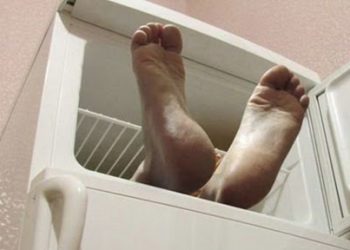 Анасының денесін 10 жыл бойы мұздатқышта сақтаған