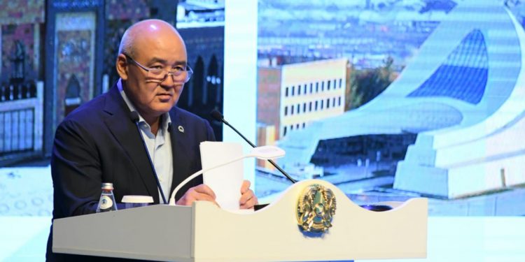 Өмірзақ Шөкеев: Білім беру саласын ауқымды өзгерістер күтіп тұр