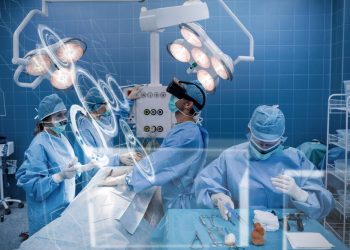 13 елдің хирургтары виртуалды шындықты қолданып ота жасайды