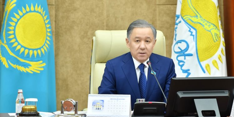 Н.Нигматулин: «Дорожная карта» партии «Nur Otan» – это чёткая программа действий