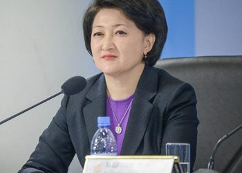 Ақтоты Райымқұлова шығармашыл балалармен кездесті