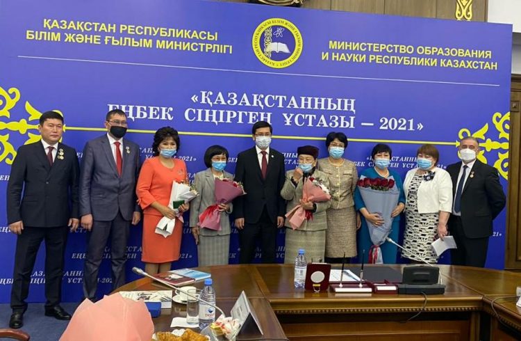 Арман Орынбеков Қазақстанның еңбек сіңірген ұстазы атанды