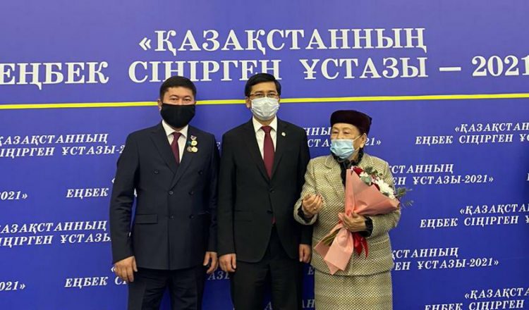 Арман Орынбеков Қазақстанның еңбек сіңірген ұстазы атанды