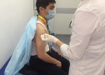 Шымкентте полицейлерді ковидке қарсы вакциналау жұмыстары басталды