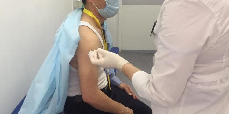 Шымкентте полицейлерді ковидке қарсы вакциналау жұмыстары басталды