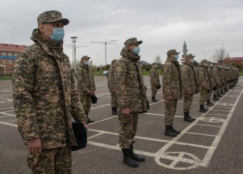 Шымкентке үш облыстан әскерге шақырылушылар келді