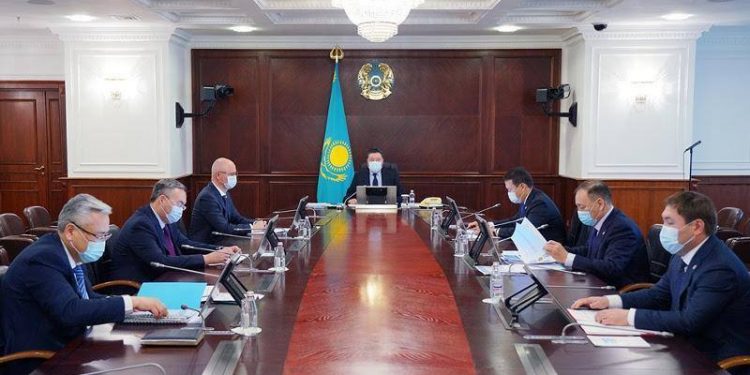 Асқар Мамин: Халықты вакцинациялаумен қамтуды кеңейту қажет