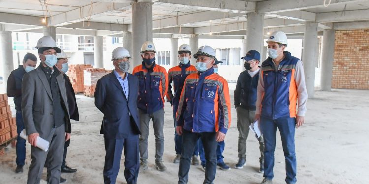 Түркістанда автотұрақ мәселесі шешілуде