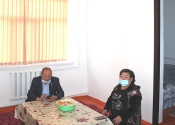 Нұротандық депутаттар баспанасын өрт шалған тұрғынның үйін жөндеп берді