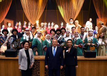 Нұрсұлтан Назарбаев Музыкалық драма театрдың ашылу рәсіміне қатысты