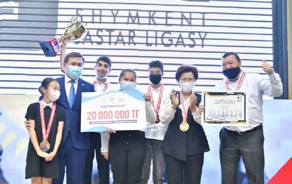 Шымкент әкімі шахмат ойынының жеңімпаздарын марапаттады.