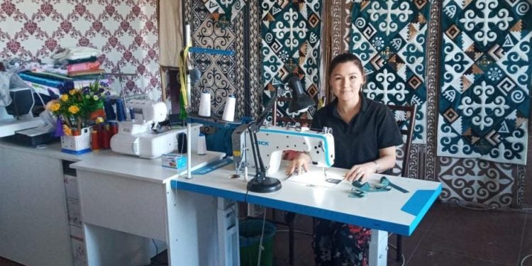 Түркістан: Төлебилік тұрғын мемлекеттің қолдауымен тігін шеберханасын ашты